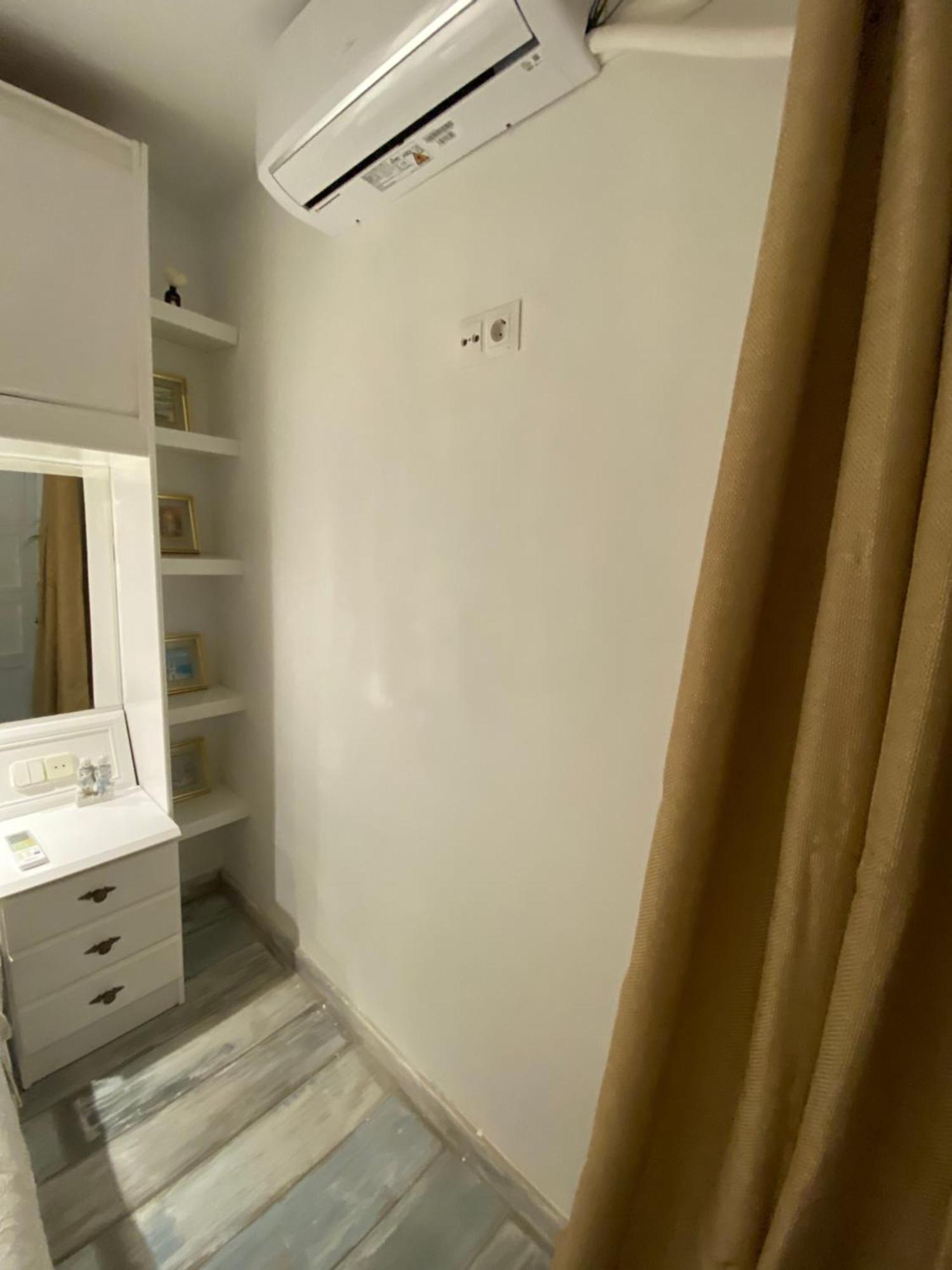 Studio Or Rooms With Private Bathroom Or Rooms With Shared Bathroom Барселона Экстерьер фото
