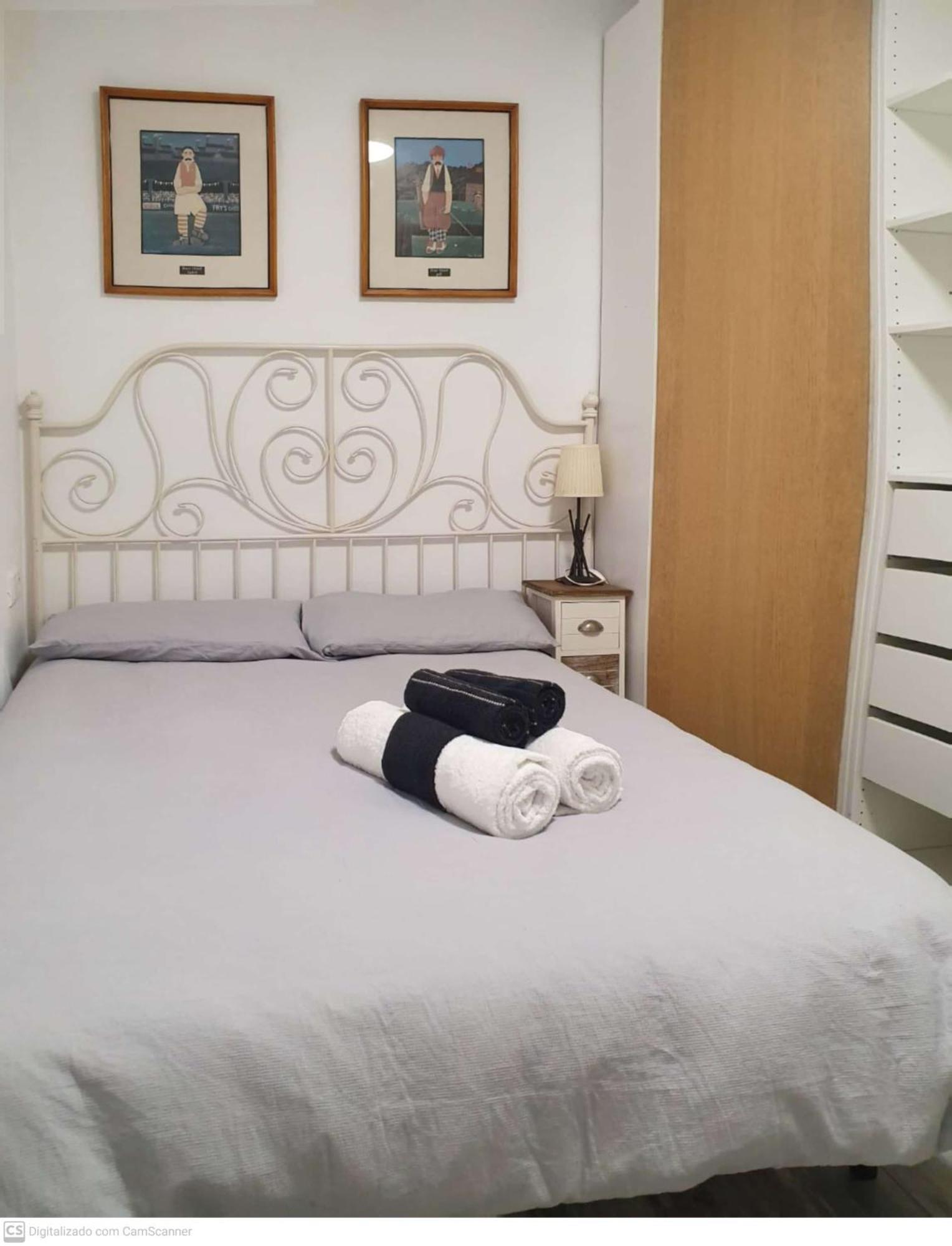 Studio Or Rooms With Private Bathroom Or Rooms With Shared Bathroom Барселона Экстерьер фото