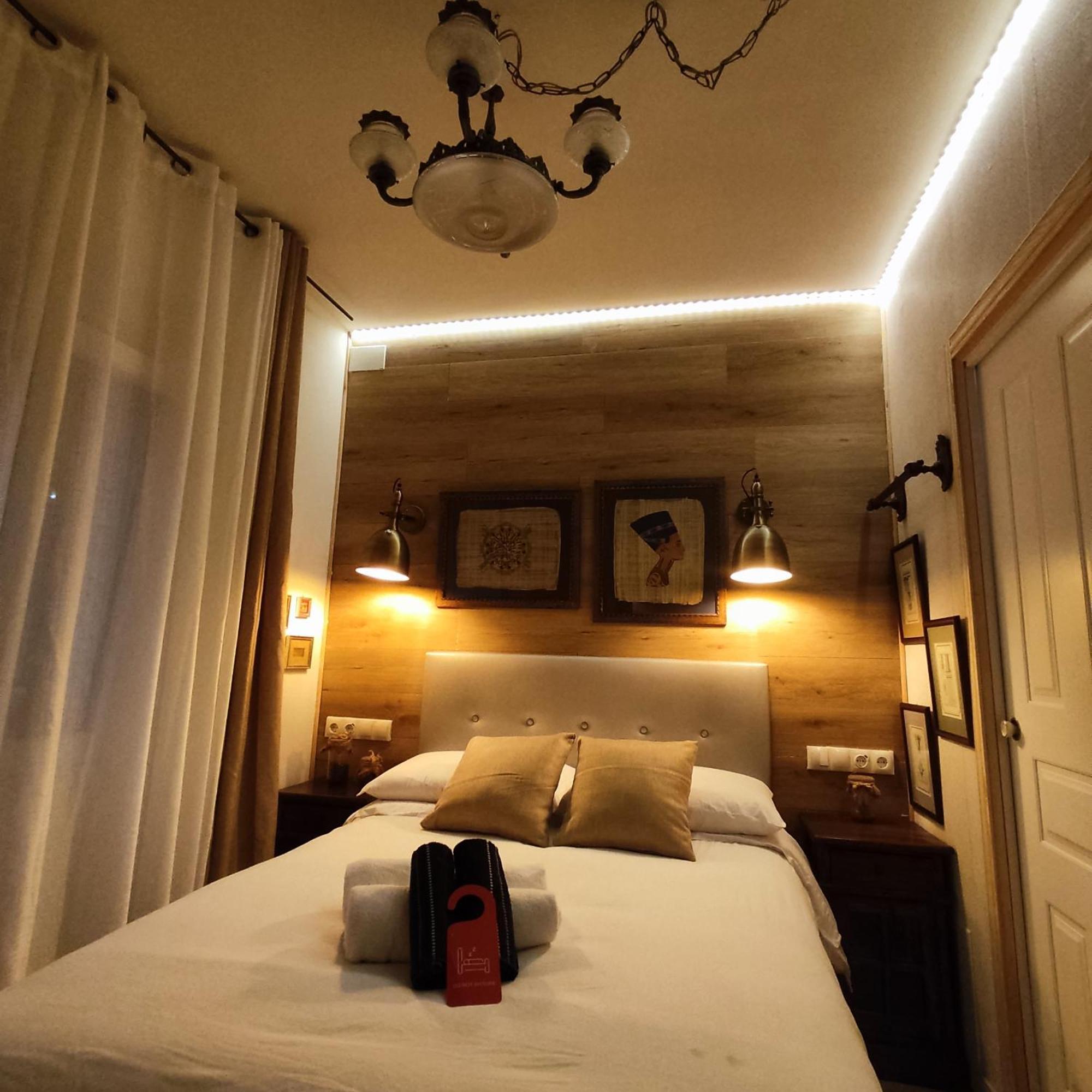 Studio Or Rooms With Private Bathroom Or Rooms With Shared Bathroom Барселона Экстерьер фото
