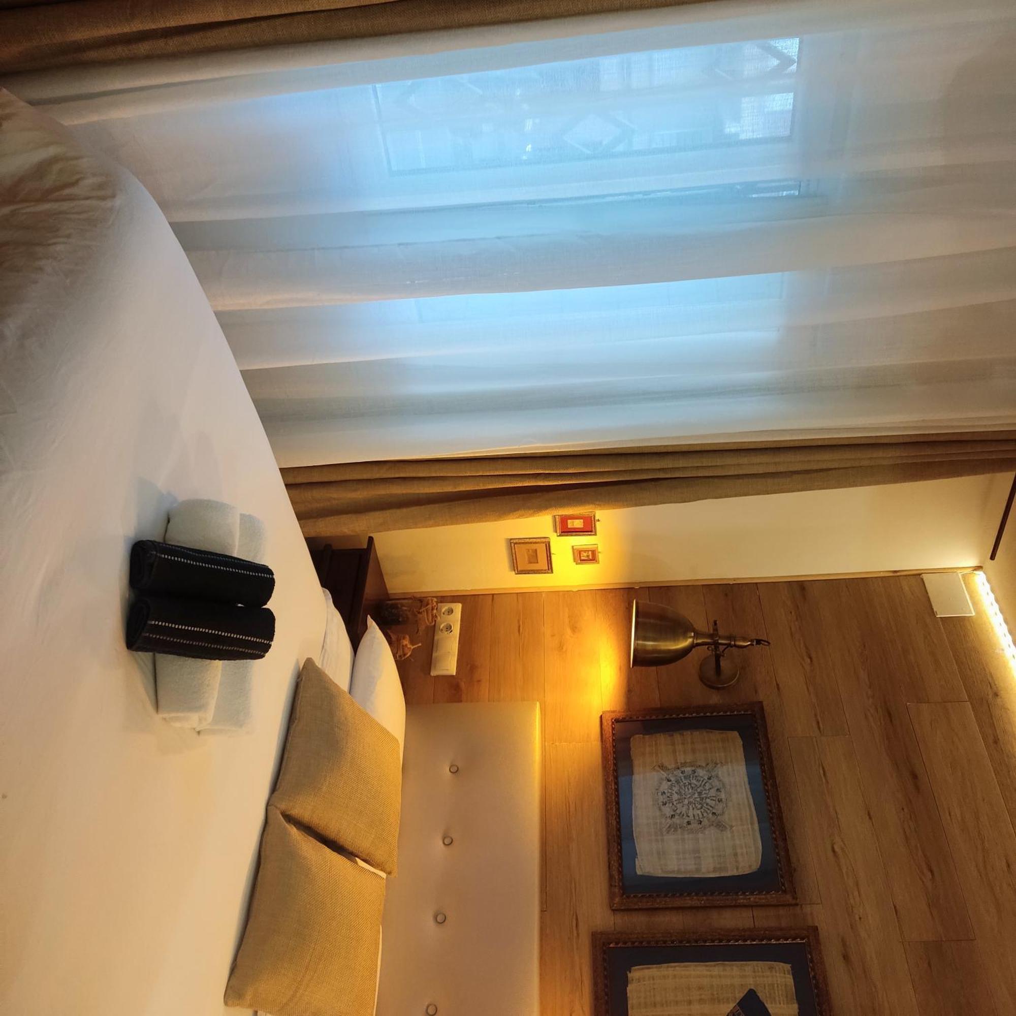 Studio Or Rooms With Private Bathroom Or Rooms With Shared Bathroom Барселона Экстерьер фото