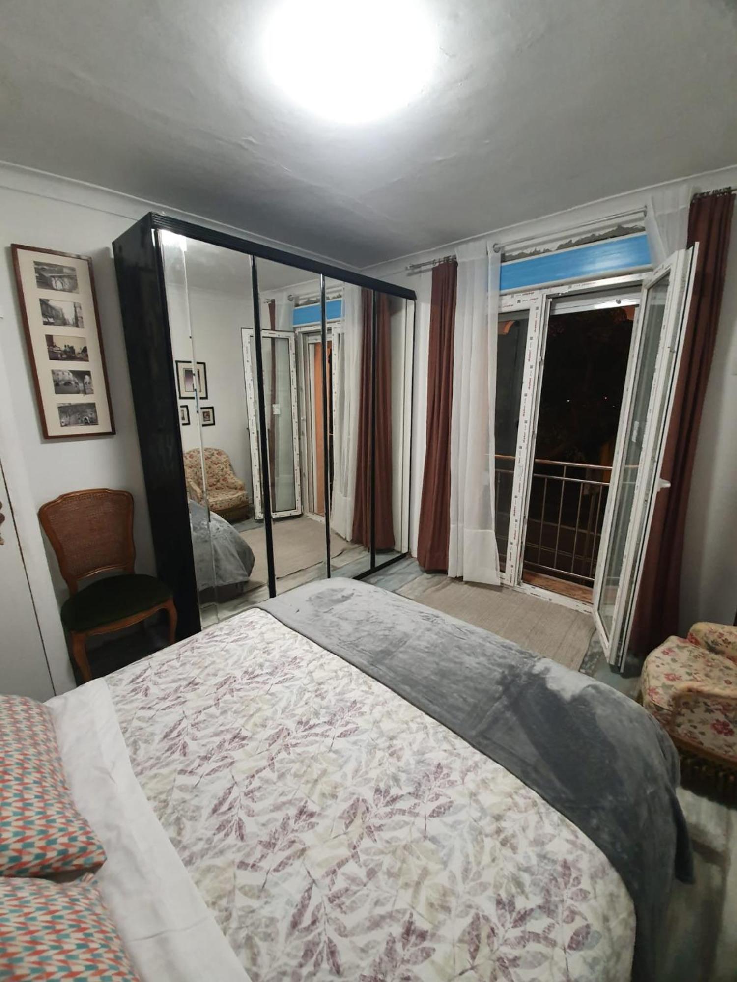 Studio Or Rooms With Private Bathroom Or Rooms With Shared Bathroom Барселона Экстерьер фото